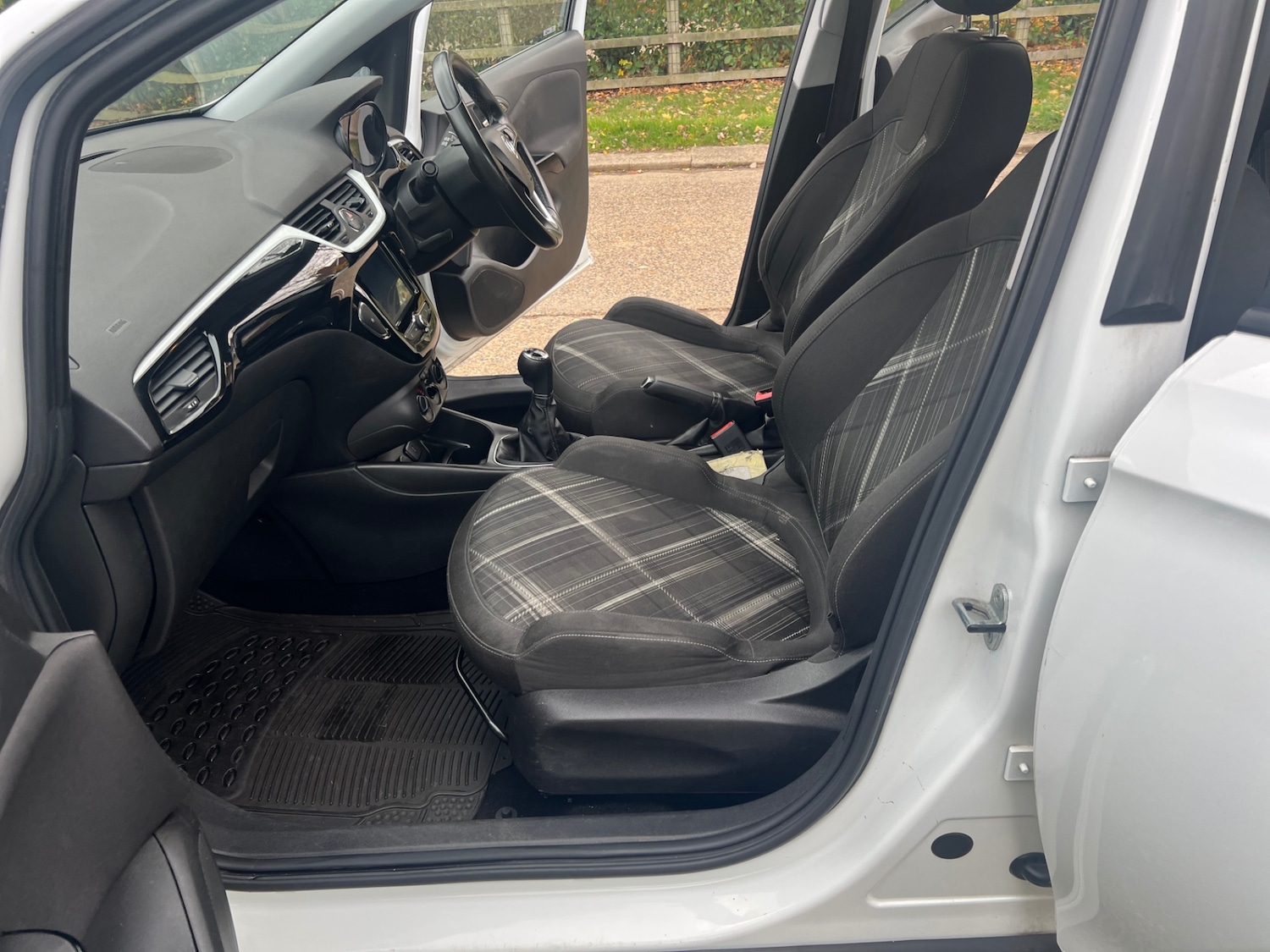 Used Vauxhall Corsa 2016 for sale - 76397256: Photo 26