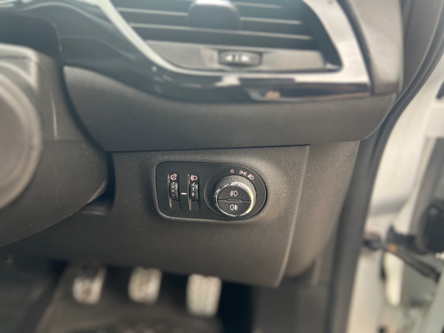 Used Vauxhall Corsa 2016 for sale - 76397256: Photo 31