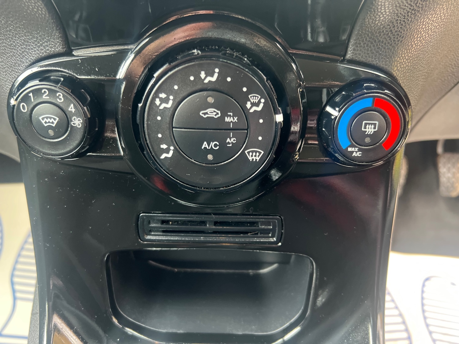 Used Ford Fiesta 2013 for sale - 76397250: Photo 27