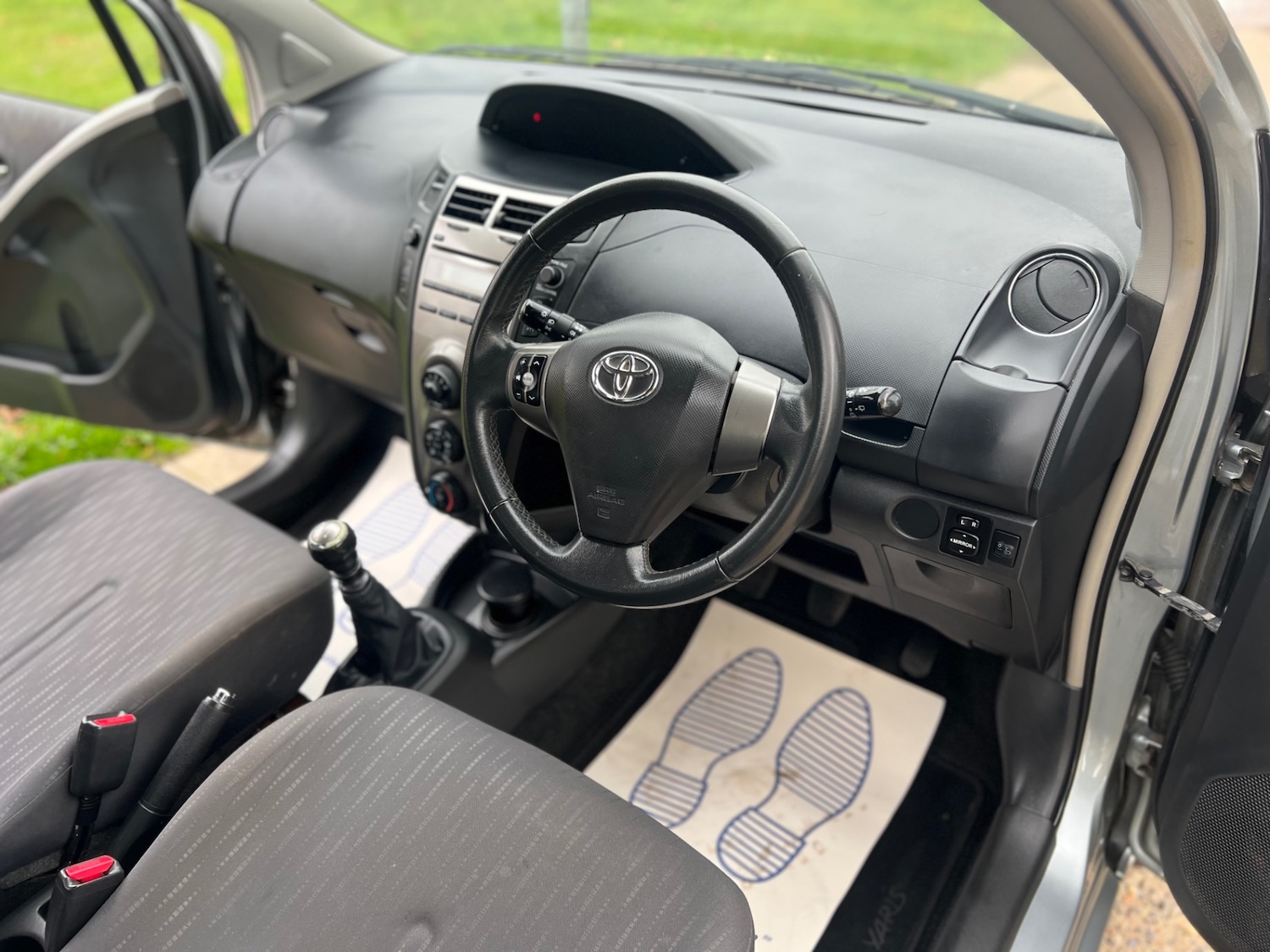 Used Toyota Yaris 2009 for sale - 76397245: Photo 12