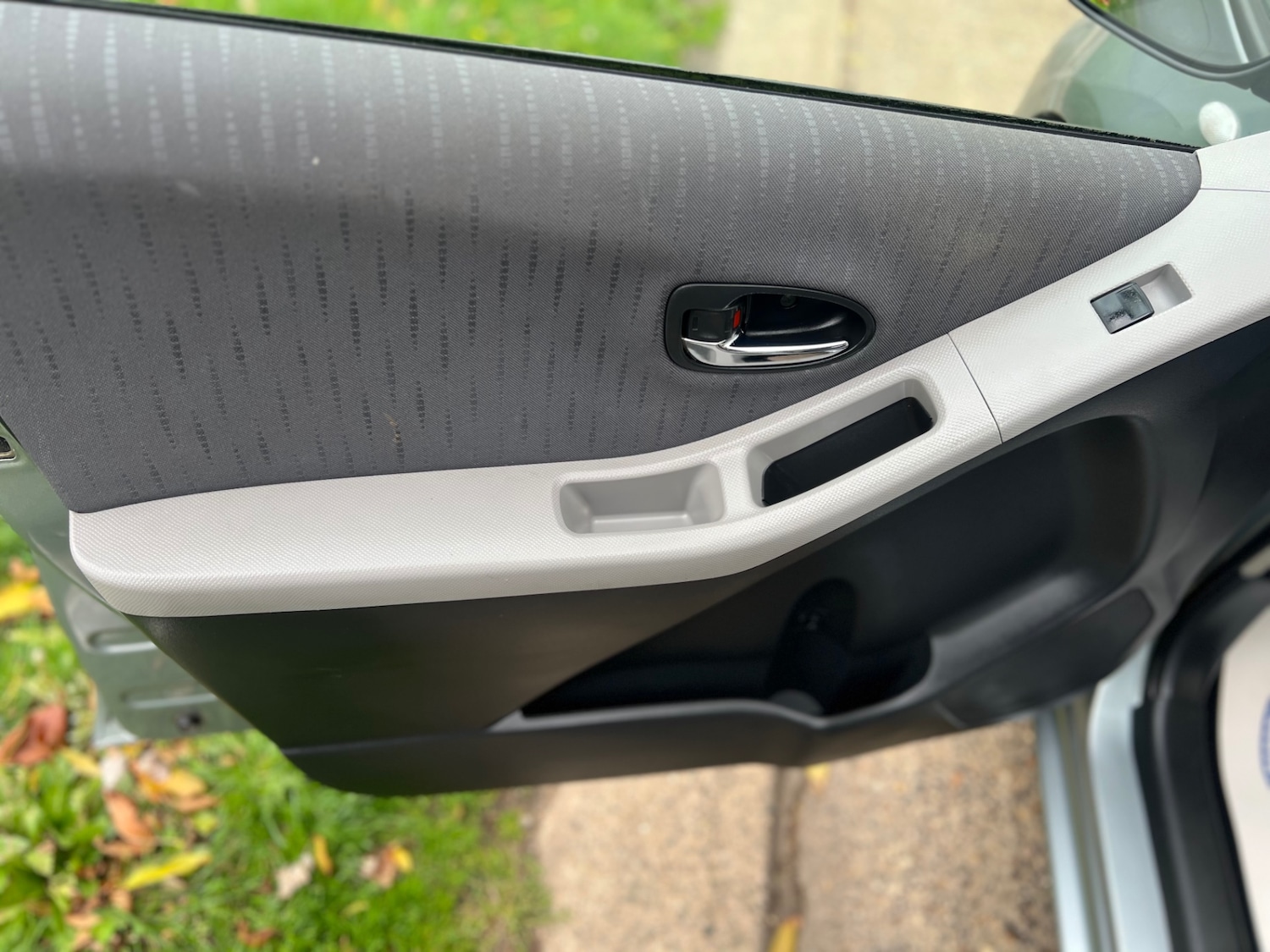 Used Toyota Yaris 2009 for sale - 76397245: Photo 25