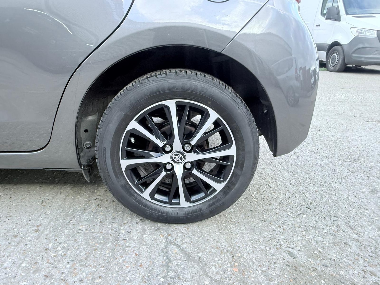 Used Toyota Yaris 2019 for sale - 77342929: Photo 10