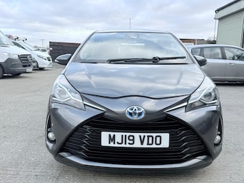 Used Toyota Yaris 2019 for sale - 77342929: Photo
