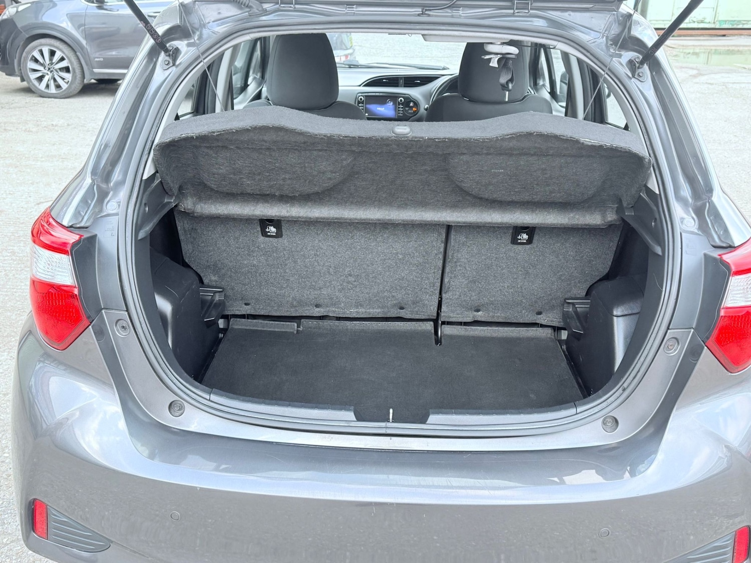 Used Toyota Yaris 2019 for sale - 77342929: Photo 26