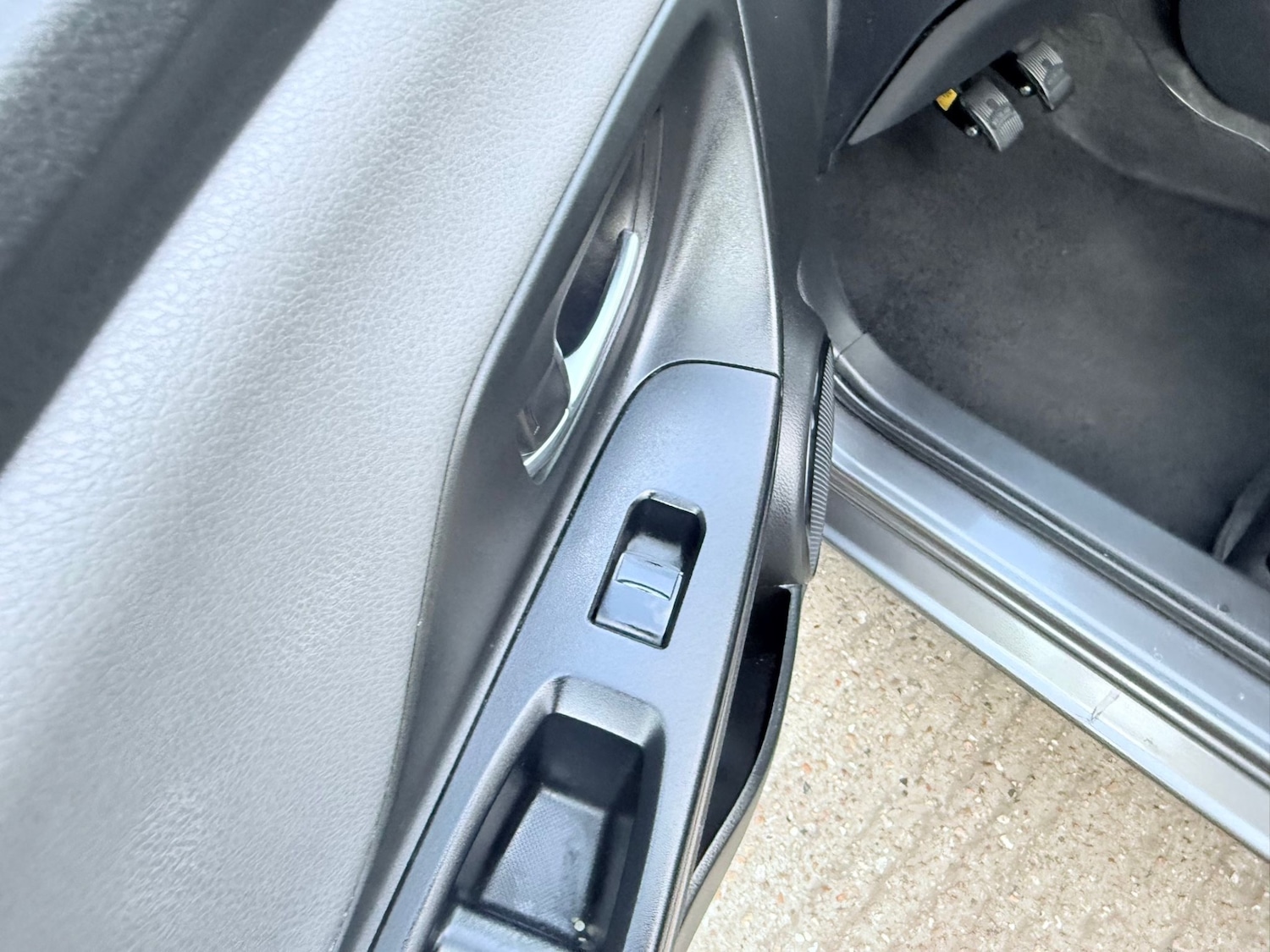 Used Toyota Yaris 2019 for sale - 77342929: Photo 28