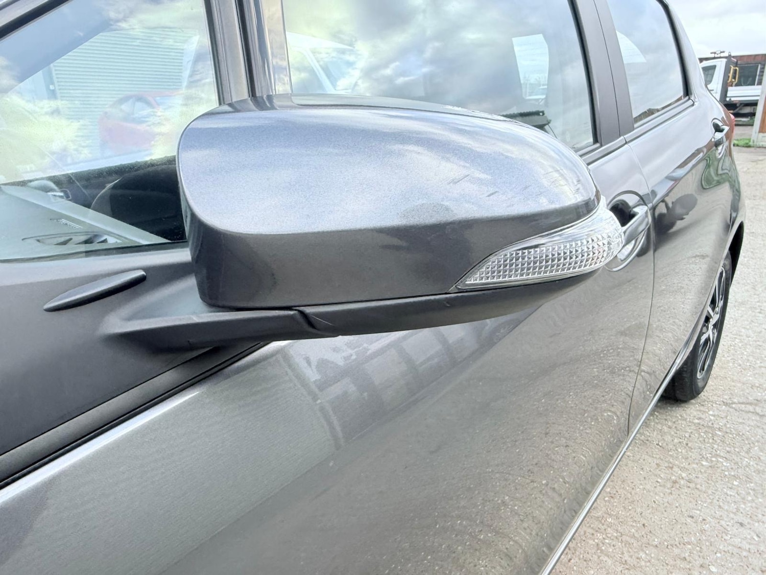 Used Toyota Yaris 2019 for sale - 77342929: Photo 37