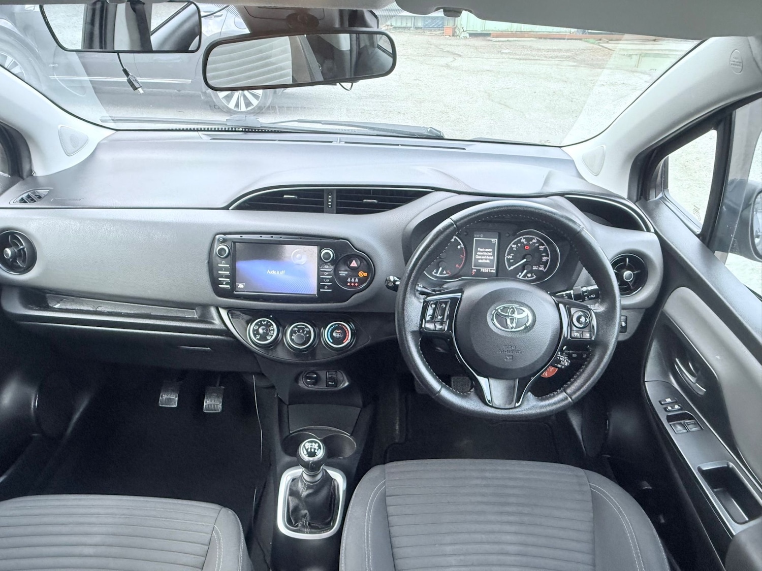 Used Toyota Yaris 2019 for sale - 77342929: Photo 38