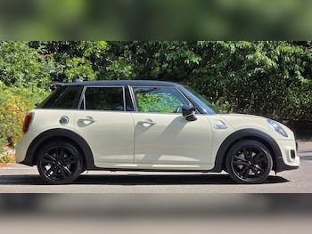 Used MINI Hatch 2020 for sale - 75557519: Photo