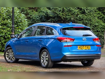 Used Hyundai i30 2017 for sale - 77617072: Photo