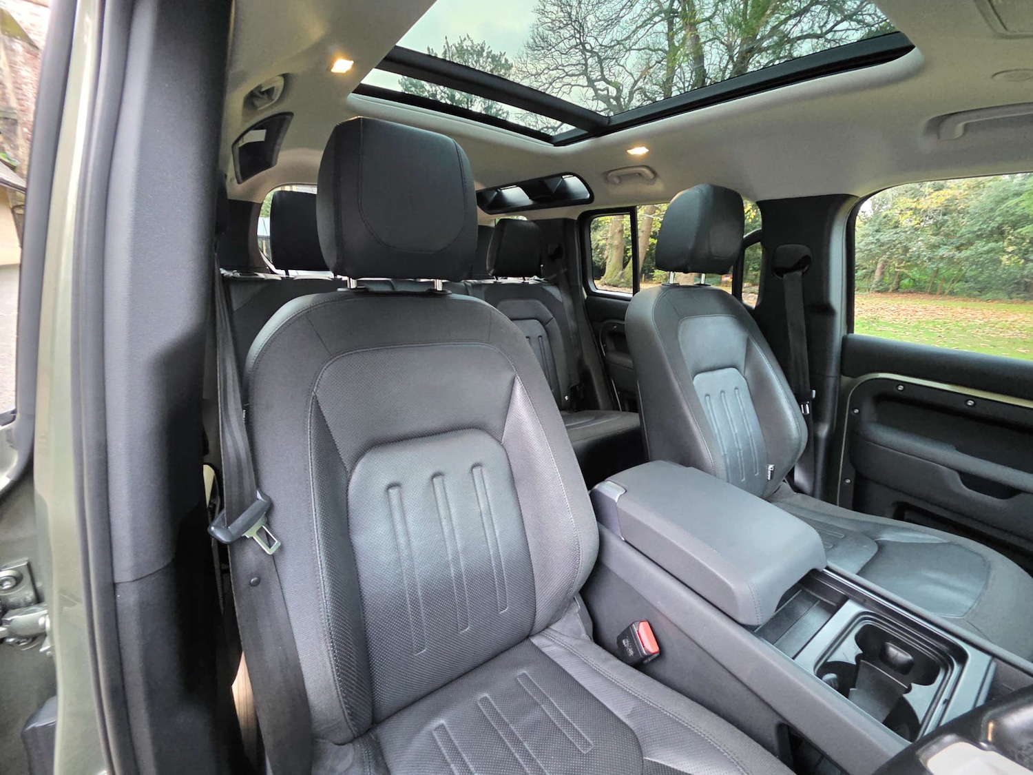 Used Land Rover Defender 2020 for sale - 76681897: Photo 13