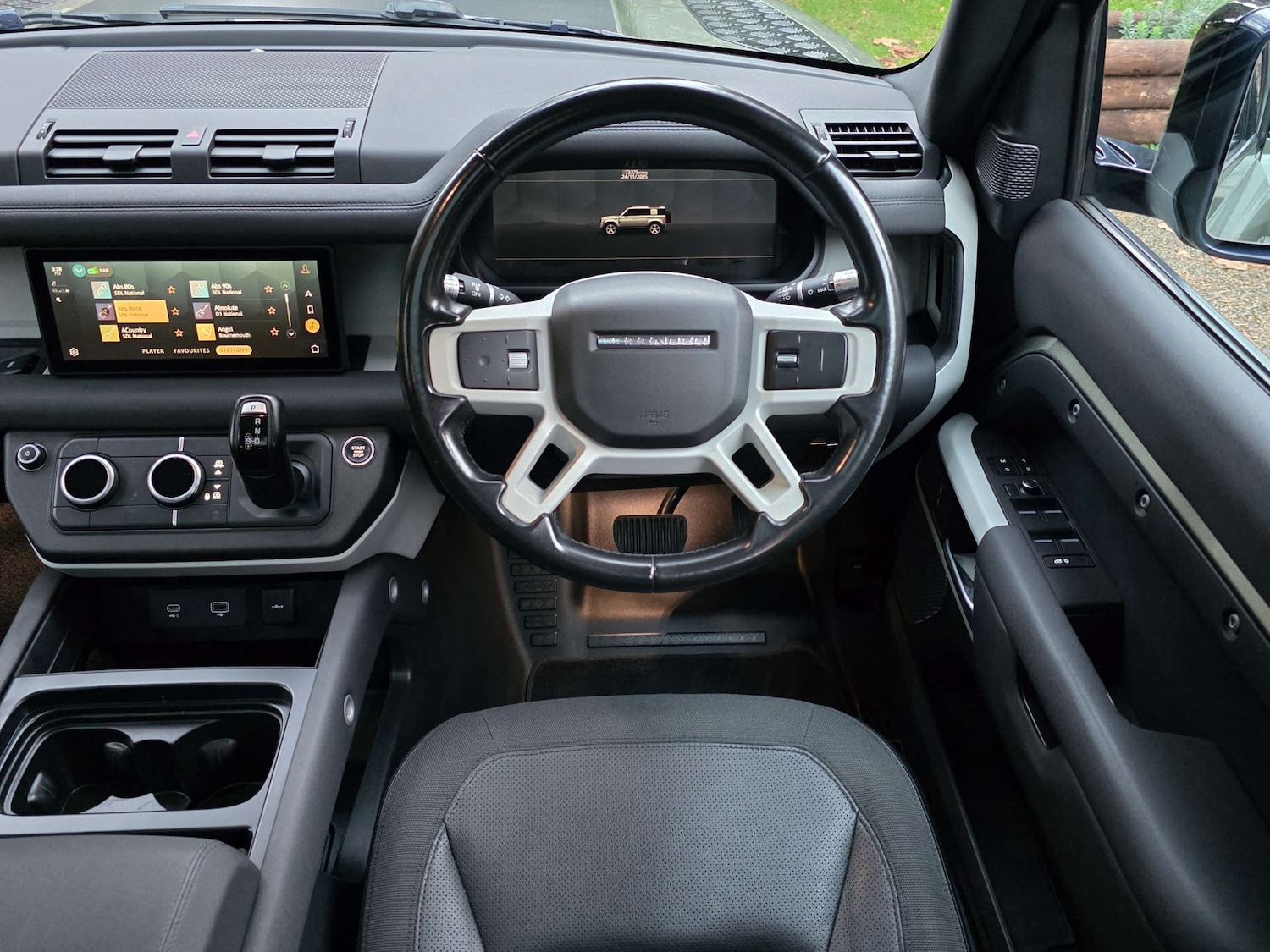 Used Land Rover Defender 2020 for sale - 76681897: Photo 14