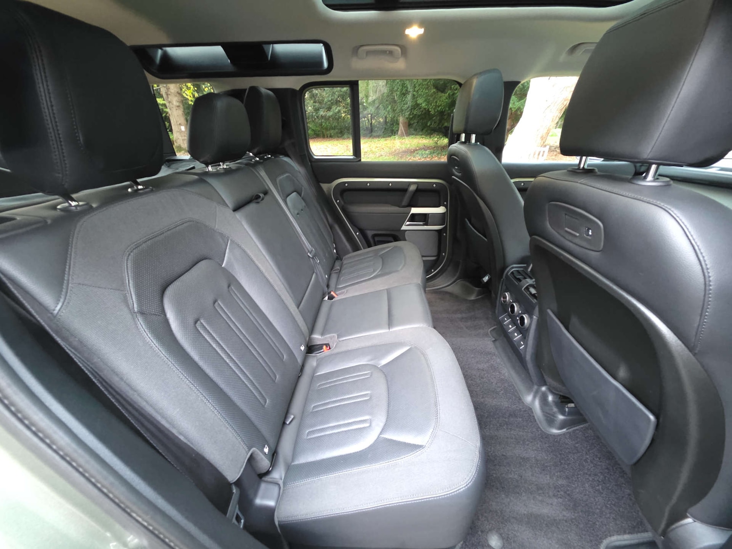 Used Land Rover Defender 2020 for sale - 76681897: Photo 16