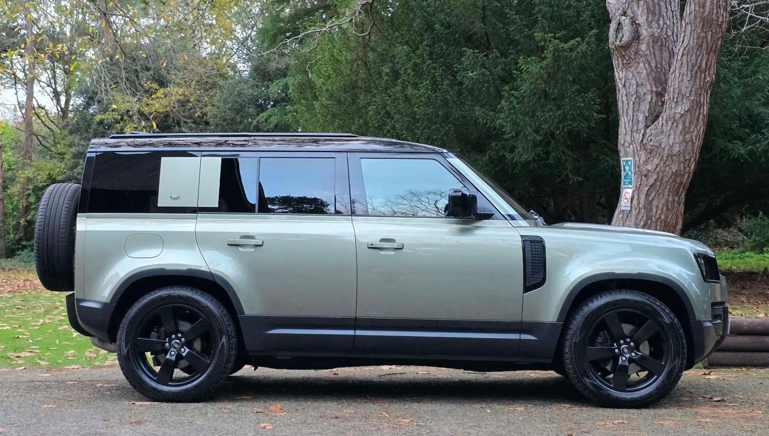 Used Land Rover Defender 2020 for sale - 76681897: Photo 32