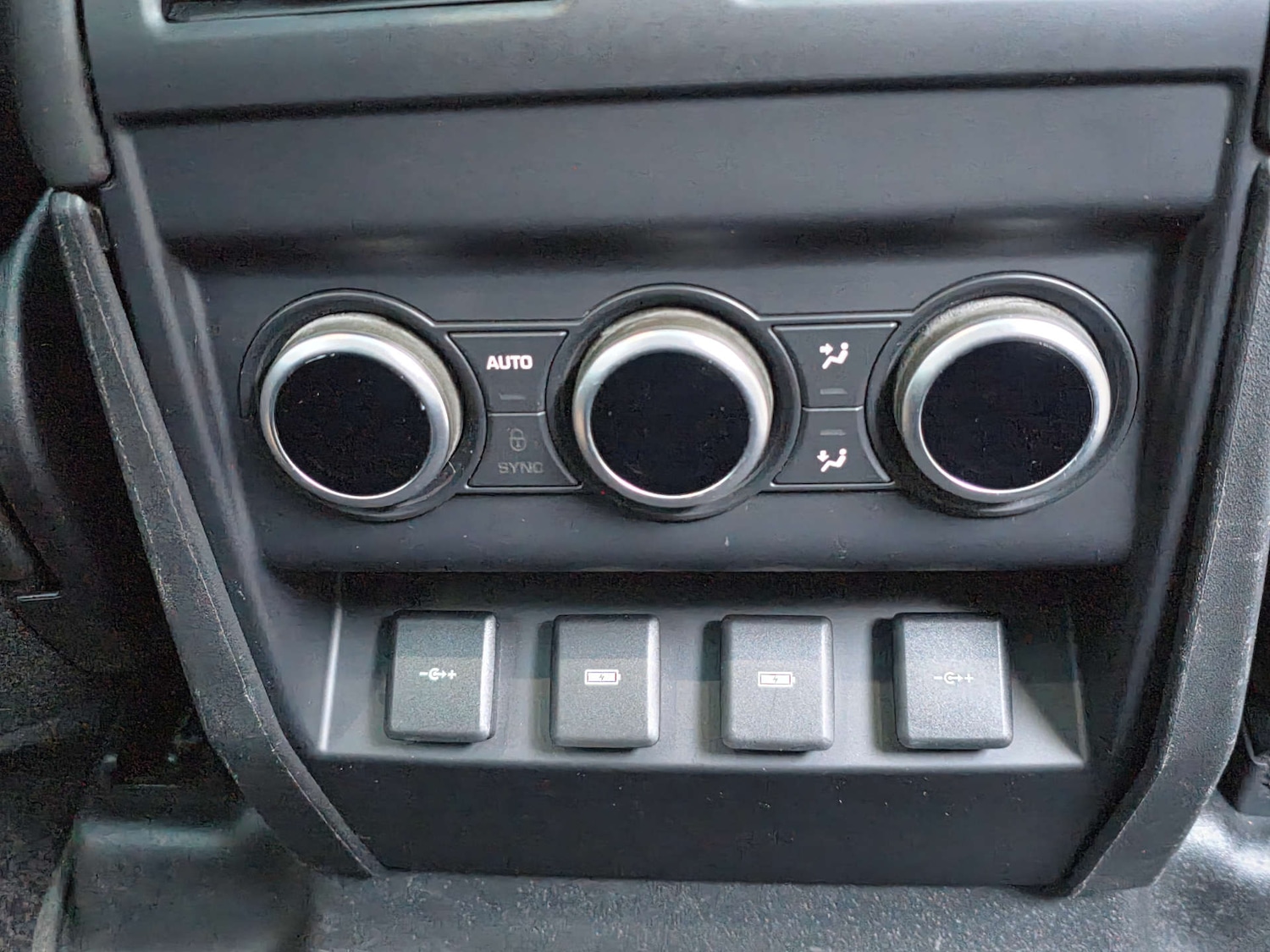 Used Land Rover Defender 2020 for sale - 76681897: Photo 47