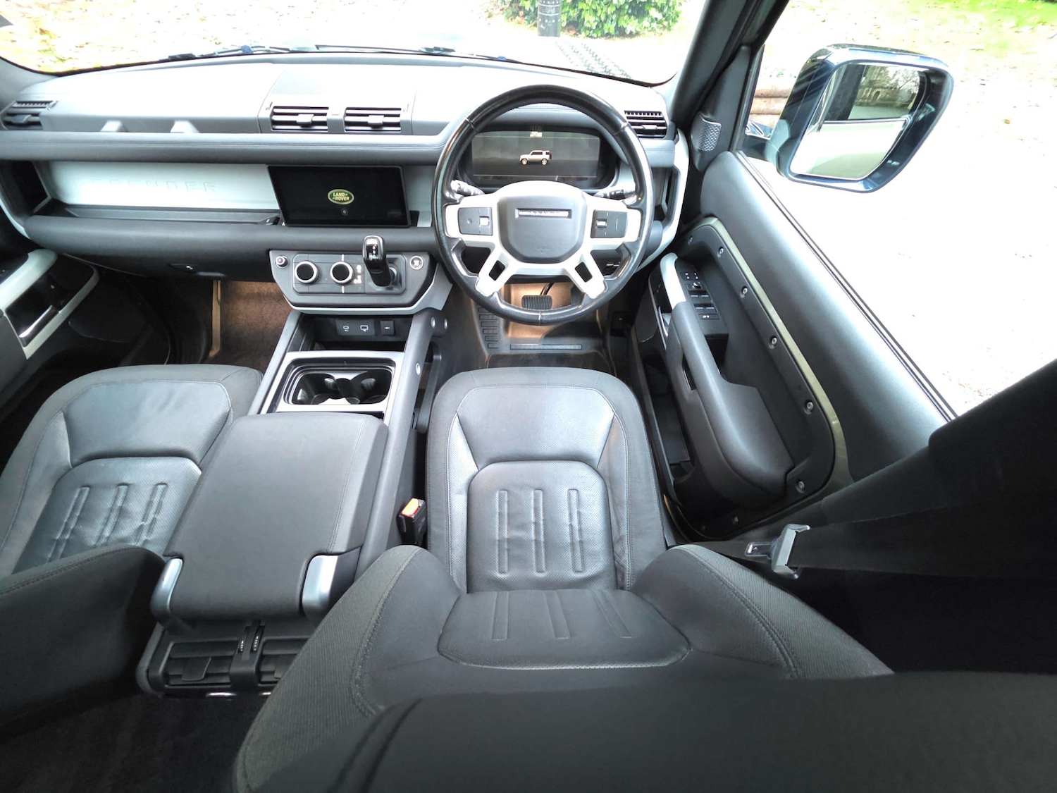 Used Land Rover Defender 2020 for sale - 76681897: Photo 51