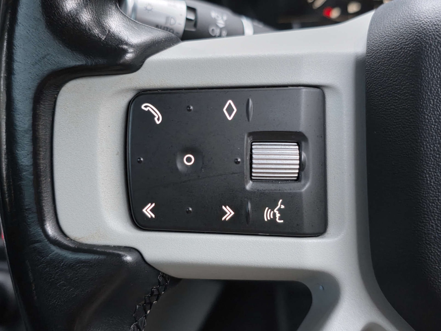 Used Land Rover Defender 2020 for sale - 76681897: Photo 57