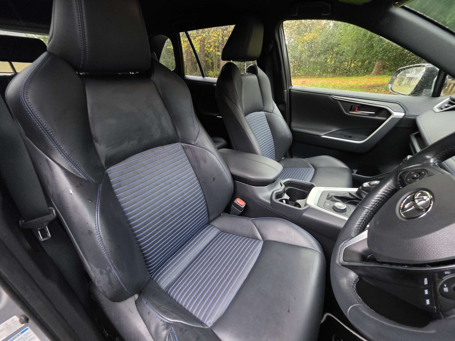 Used Toyota RAV4 2019 for sale - 76588709: Photo 12