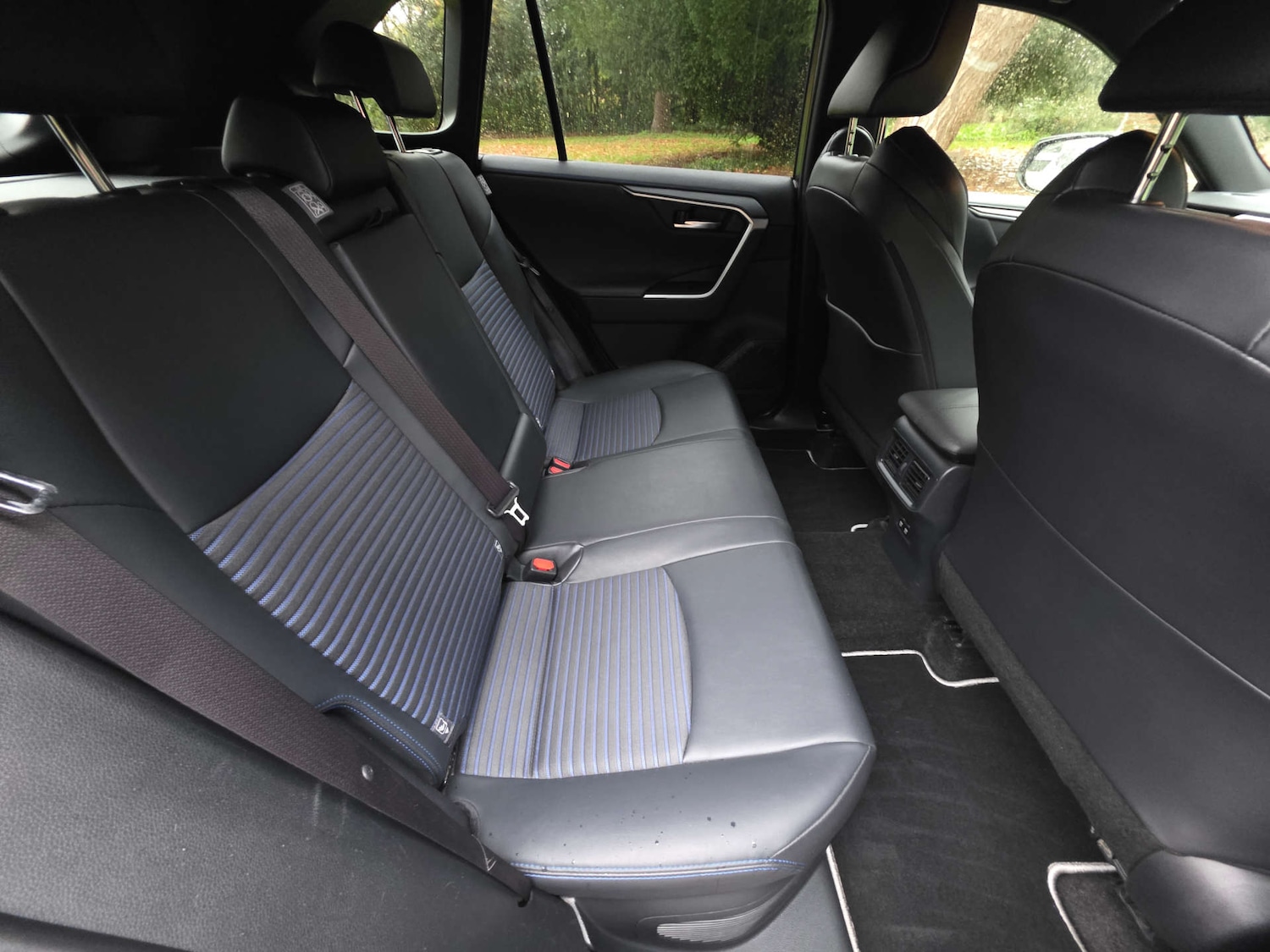 Used Toyota RAV4 2019 for sale - 76588709: Photo 13