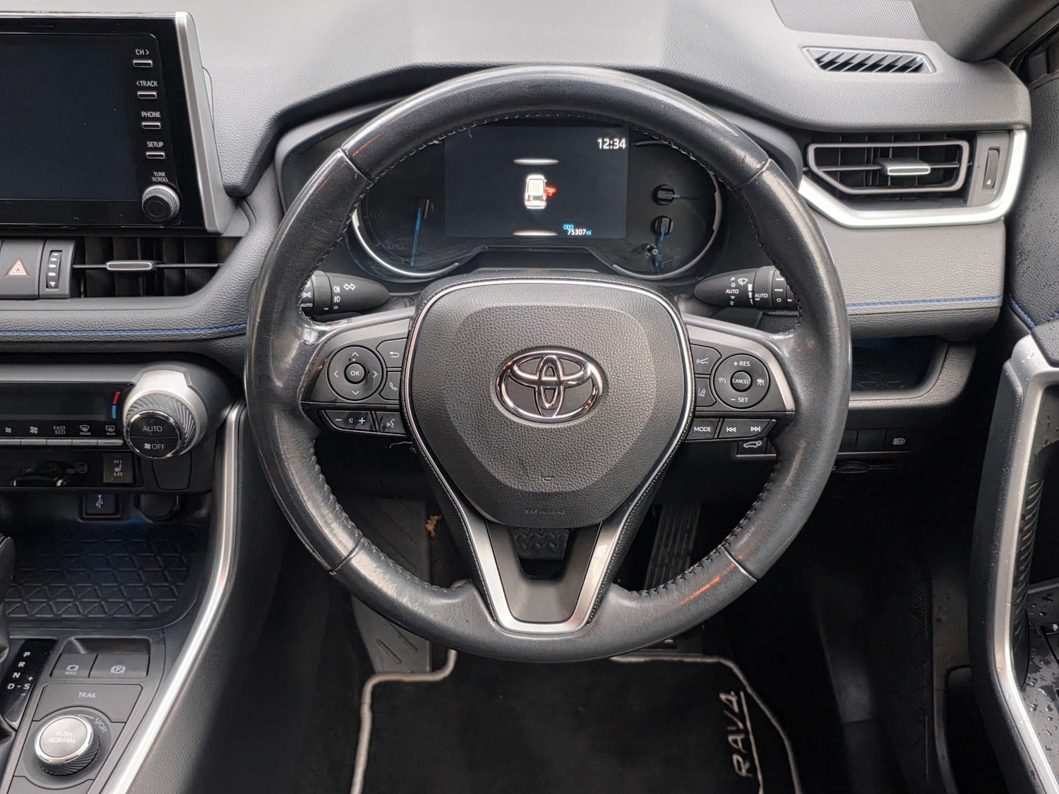 Used Toyota RAV4 2019 for sale - 76588709: Photo 16