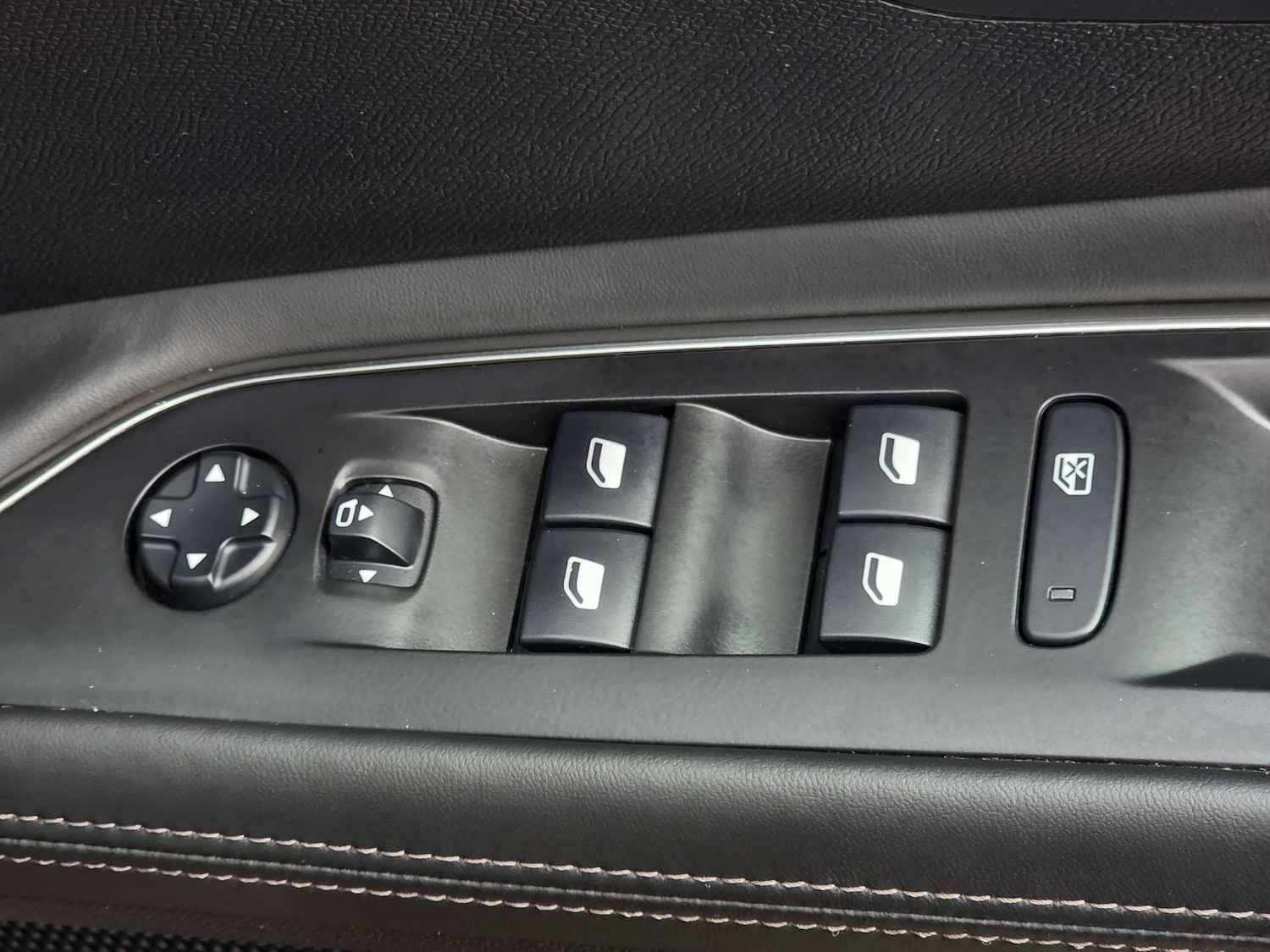 Used Peugeot 3008 2017 for sale - 76354238: Photo 37