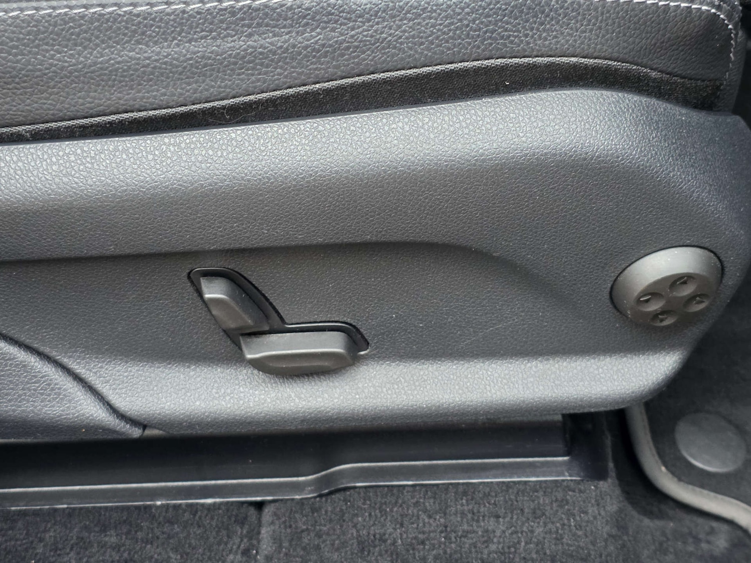 Used Mercedes-Benz GLC 2019 for sale - 76544271: Photo 42