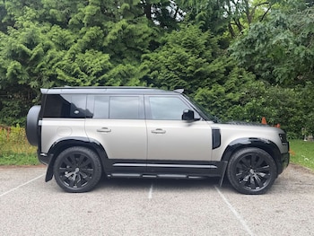 Used Land Rover Defender 2021 for sale - 79284958: Photo