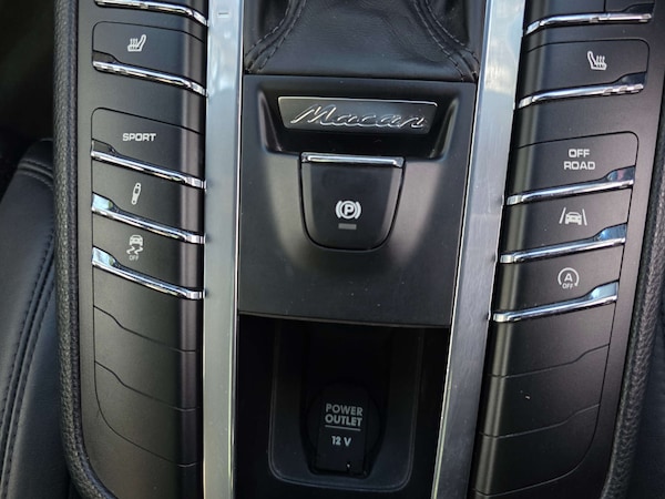 Used Porsche Macan 2017 for sale - 76253818: Photo 38