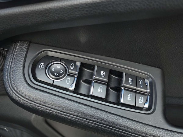 Used Porsche Macan 2017 for sale - 76253818: Photo 42