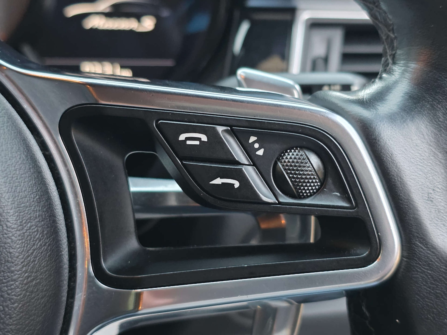 Used Porsche Macan 2015 for sale - 76894461: Photo 41