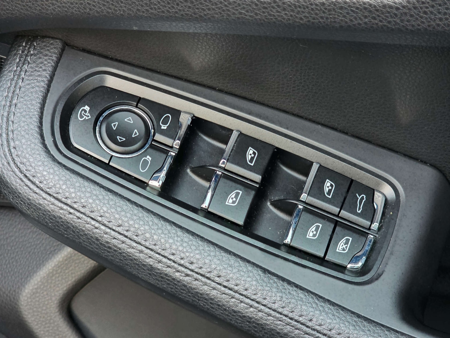 Used Porsche Macan 2015 for sale - 76894461: Photo 47