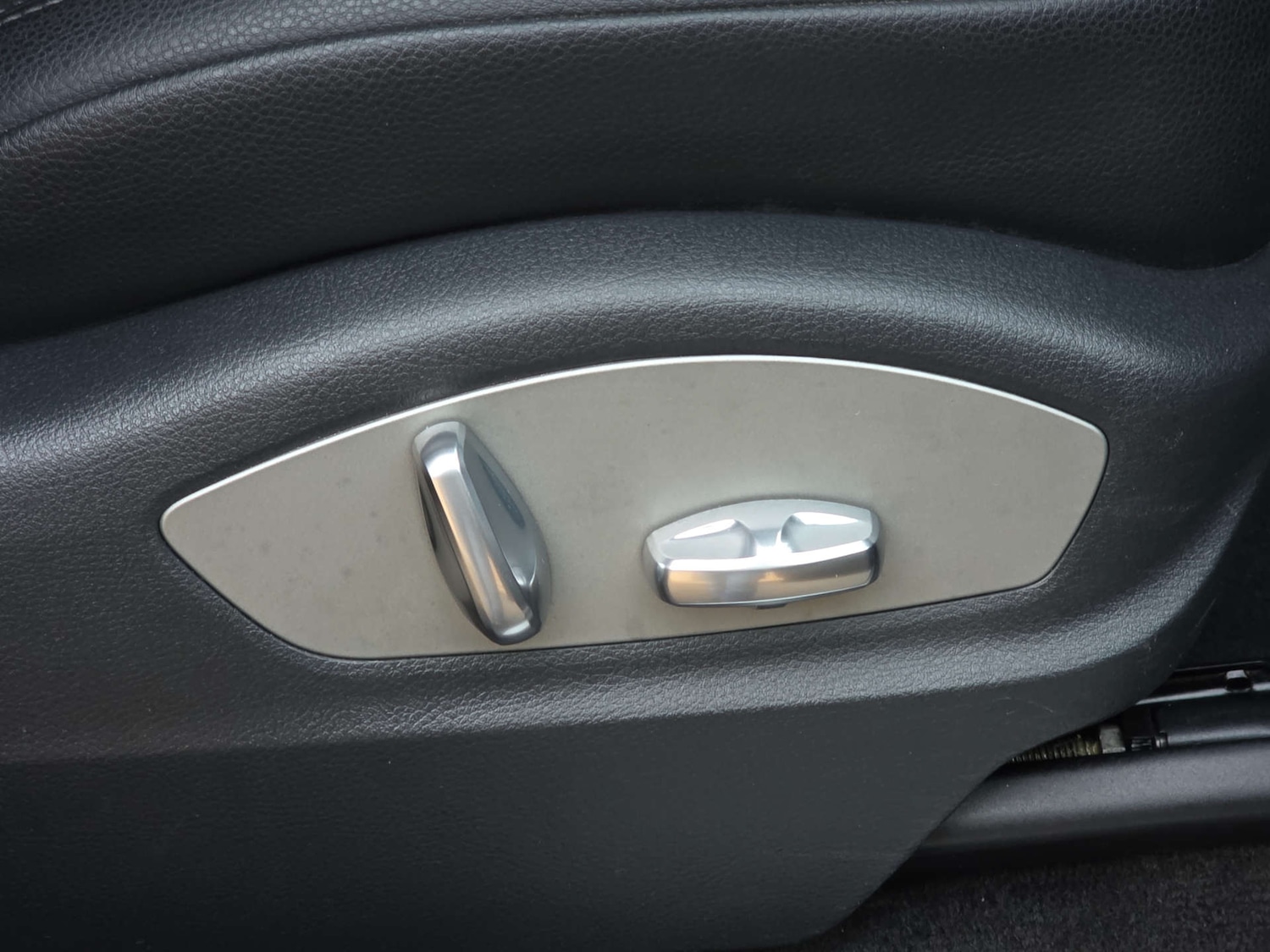 Used Porsche Macan 2015 for sale - 76985167: Photo 52