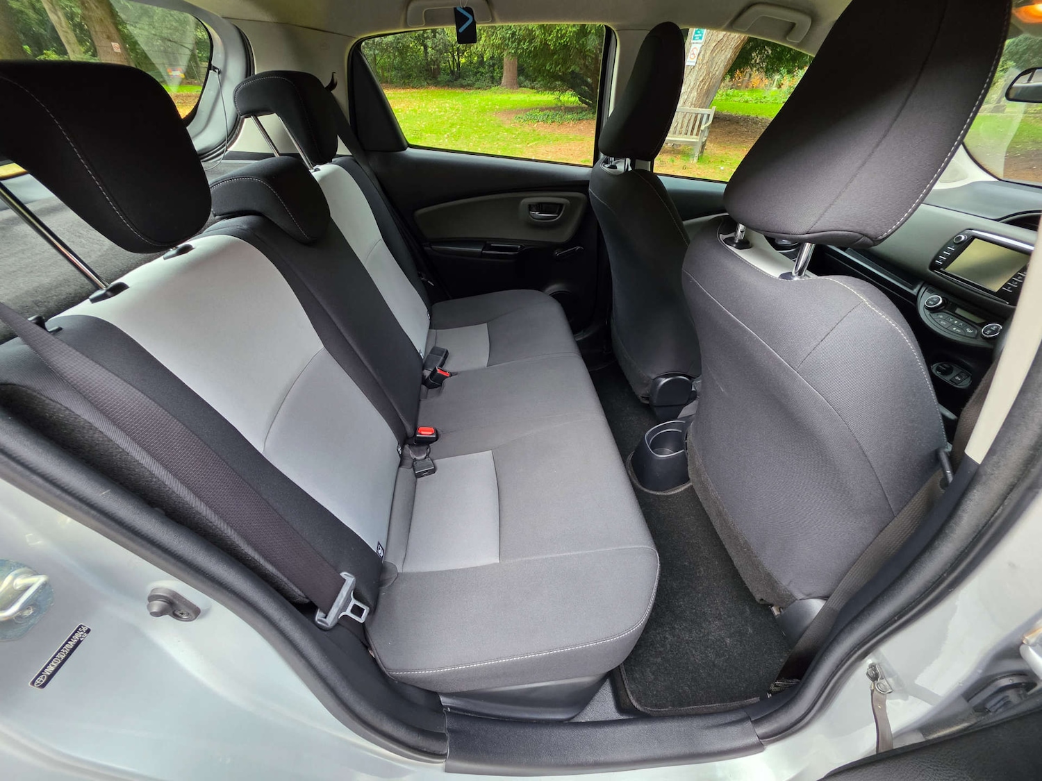 Used Toyota Yaris 2018 for sale - 76422510: Photo 14