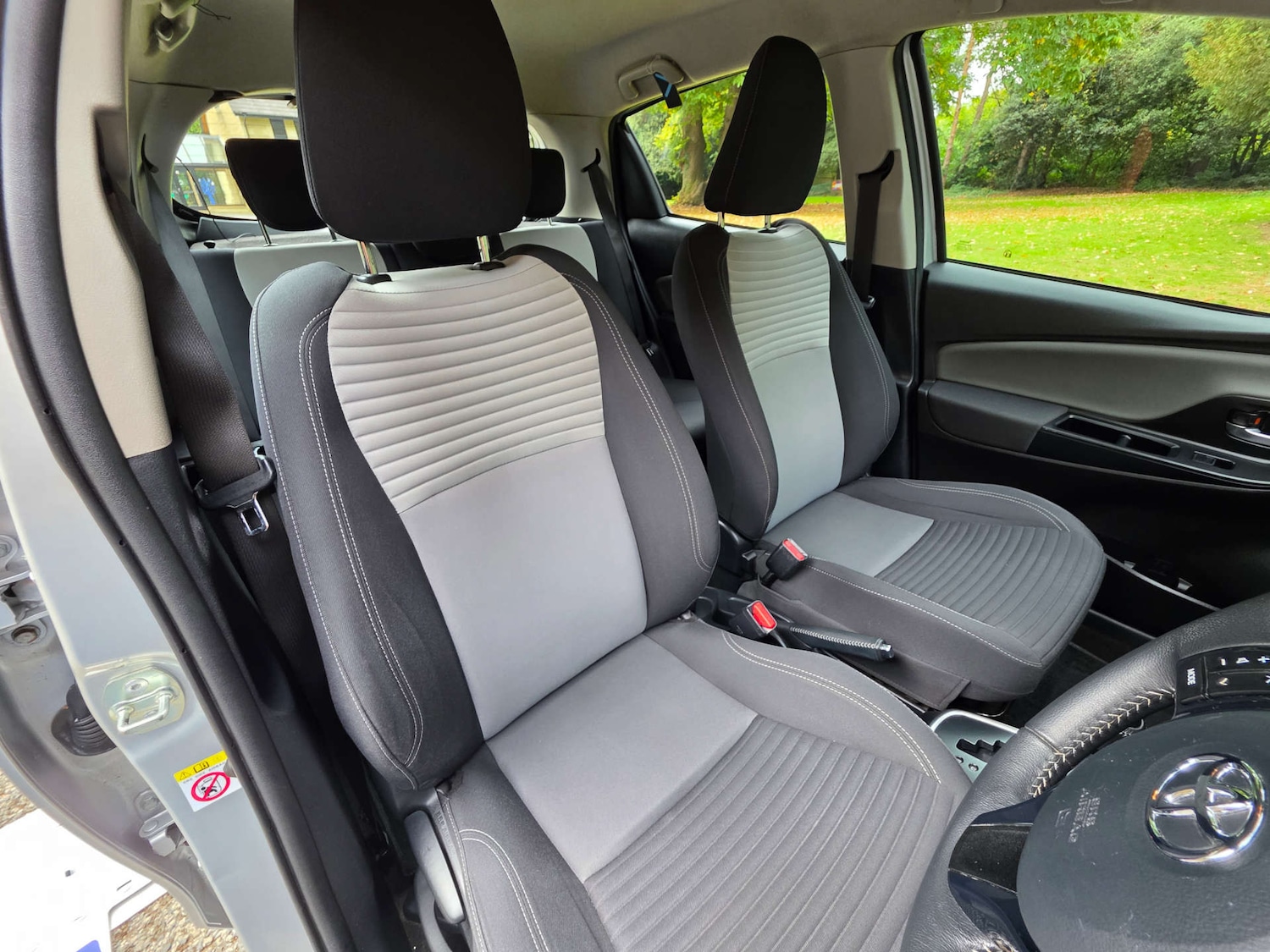 Used Toyota Yaris 2018 for sale - 76422510: Photo 37