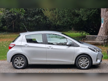 Used Toyota Yaris 2018 for sale - 76422510: Photo