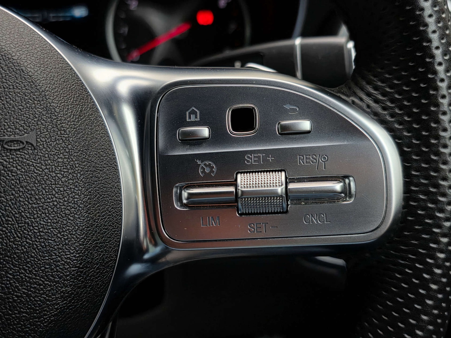 Used Mercedes-Benz GLC 2020 for sale - 76220604: Photo 37