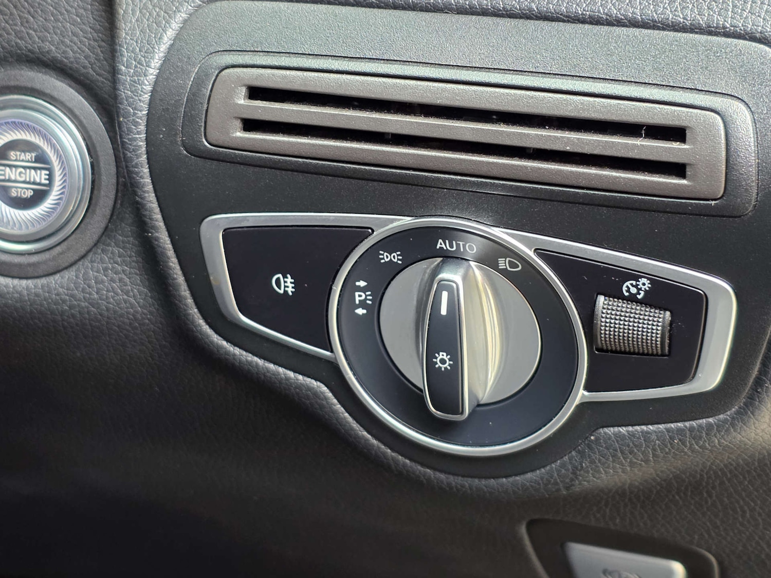 Used Mercedes-Benz GLC 2020 for sale - 76220604: Photo 39