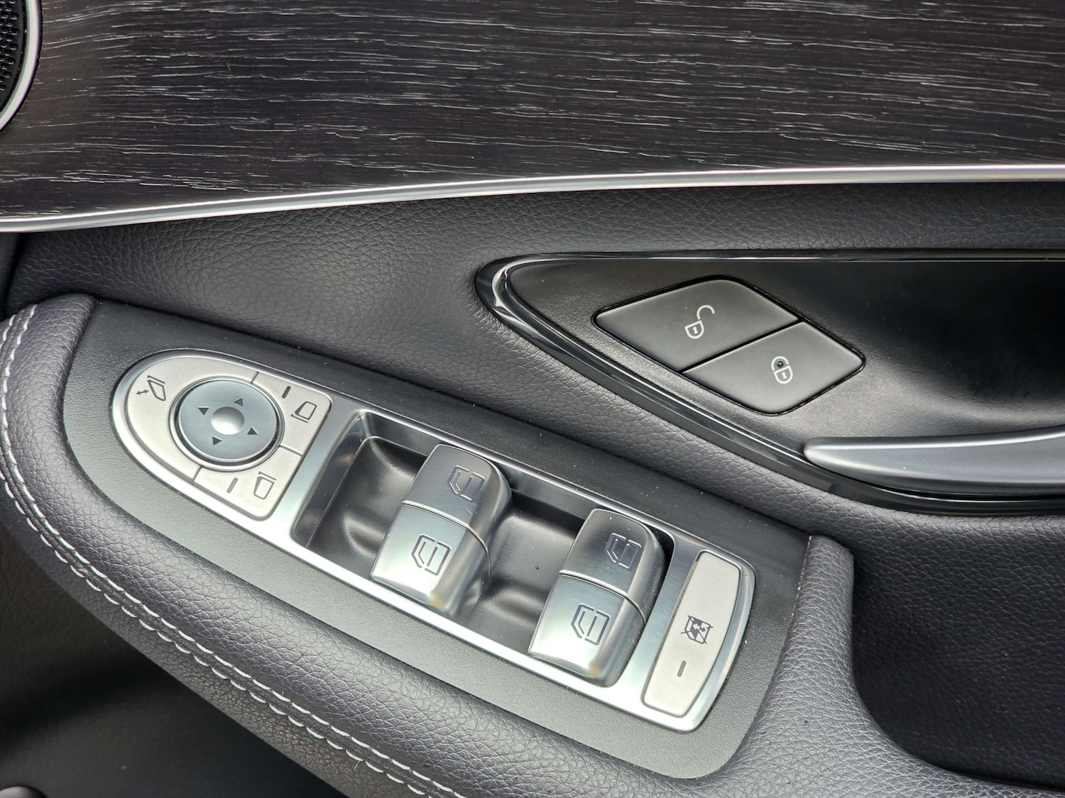 Used Mercedes-Benz GLC 2020 for sale - 76220604: Photo 40