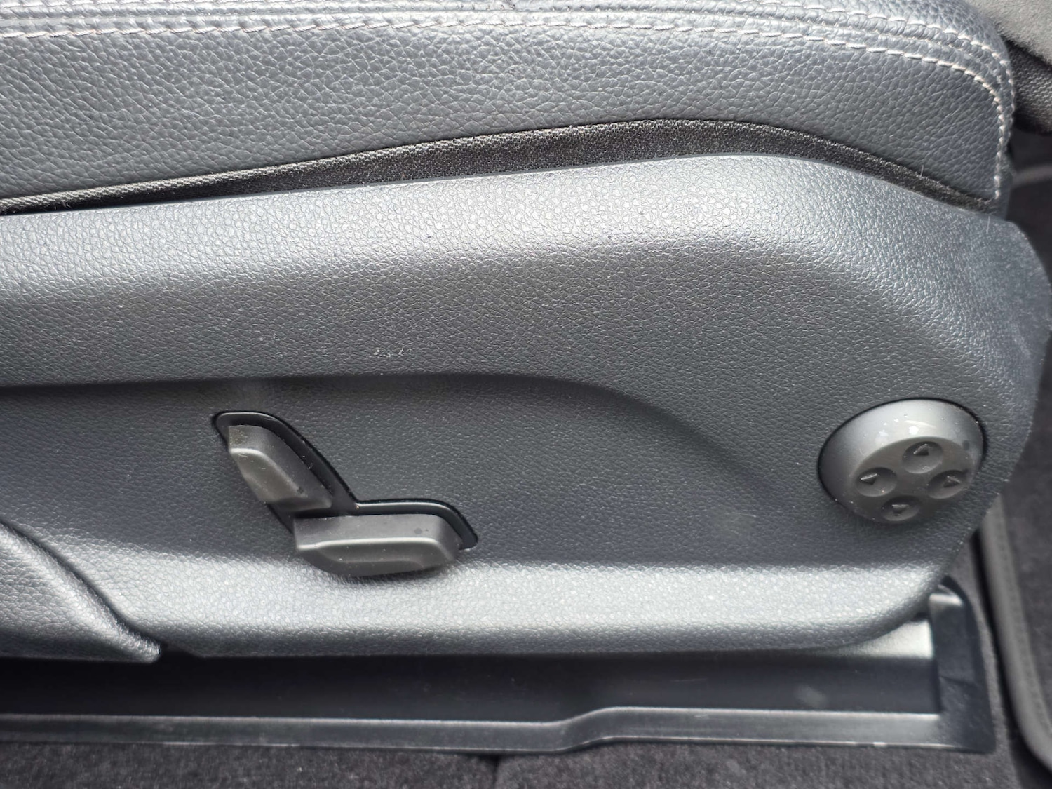 Used Mercedes-Benz GLC 2020 for sale - 76220604: Photo 65