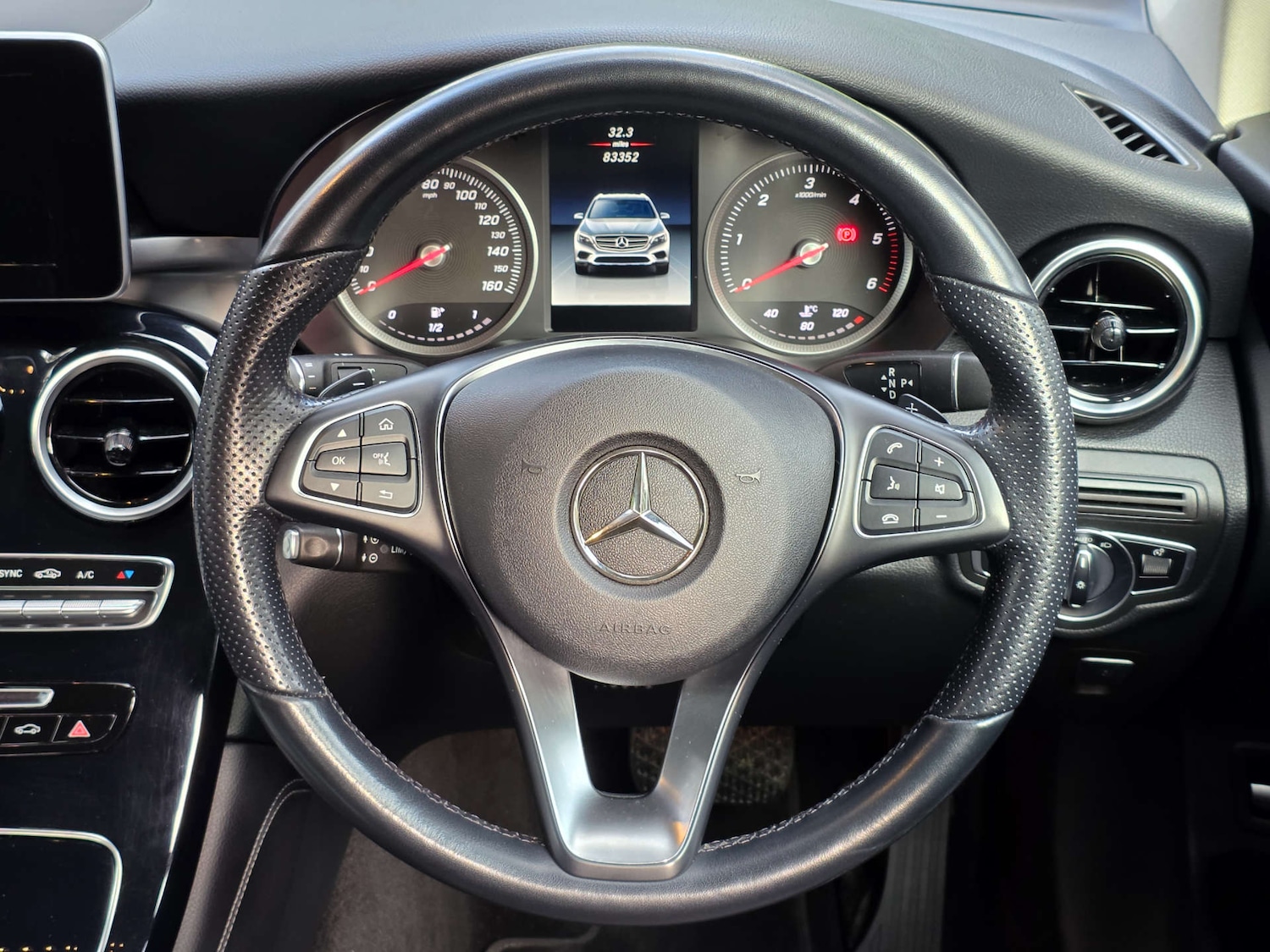 Used Mercedes-Benz GLC 2018 for sale - 76985172: Photo 12