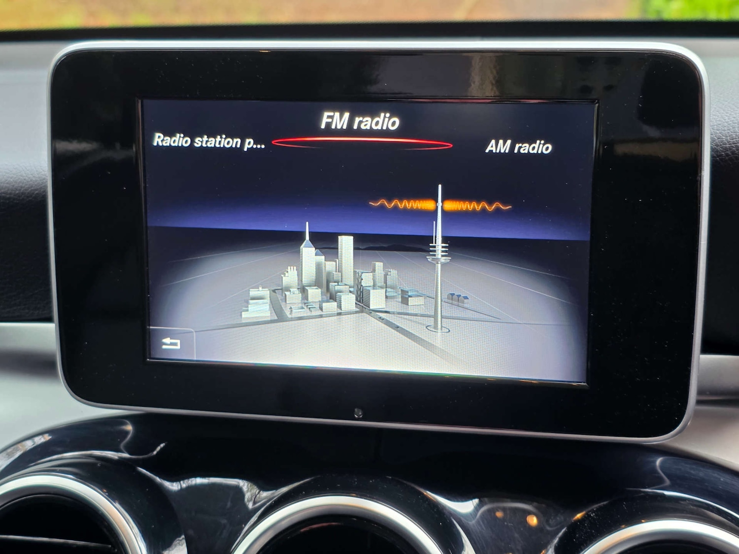 Used Mercedes-Benz GLC 2018 for sale - 76985172: Photo 25