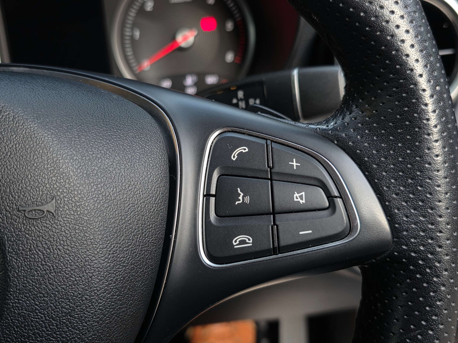 Used Mercedes-Benz GLC 2018 for sale - 76985172: Photo 32