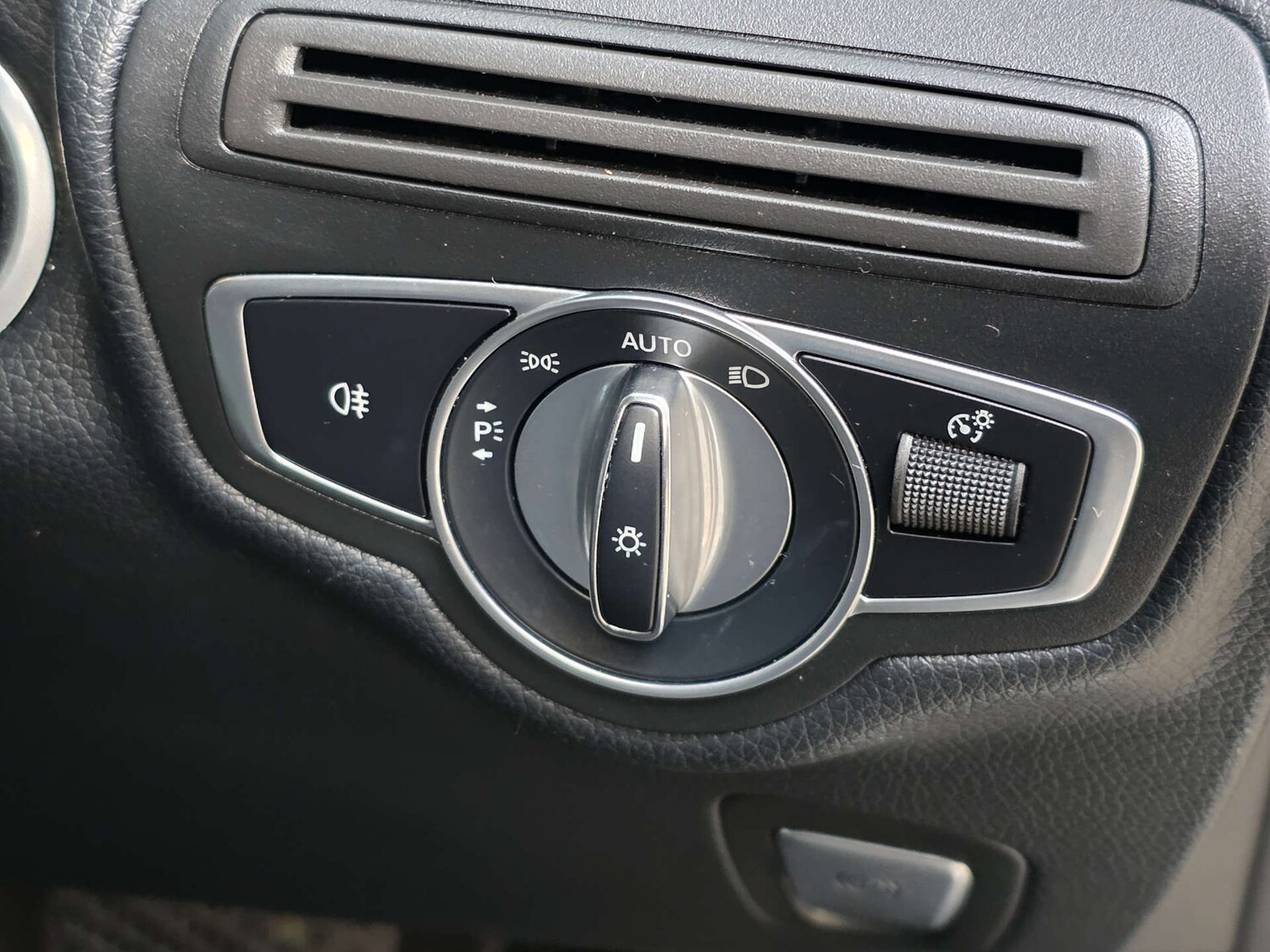 Used Mercedes-Benz GLC 2018 for sale - 76985172: Photo 36