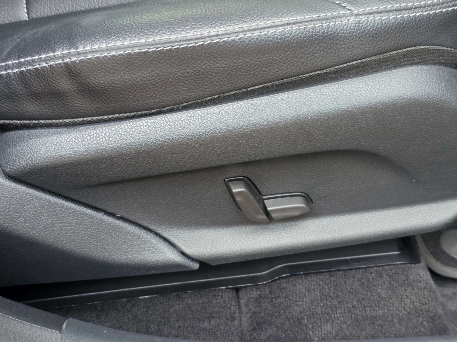 Used Mercedes-Benz GLC 2018 for sale - 76985172: Photo 39