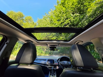 Used Honda HR-V 2015 for sale - 76556001: Photo