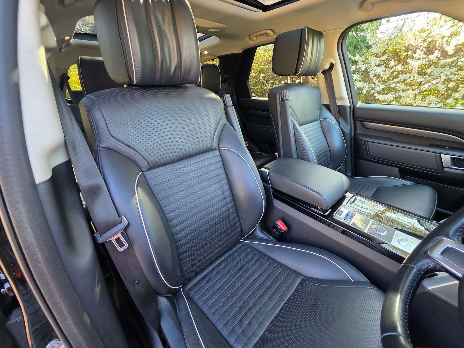 Used Land Rover Discovery 2020 for sale - 77916391: Photo 41