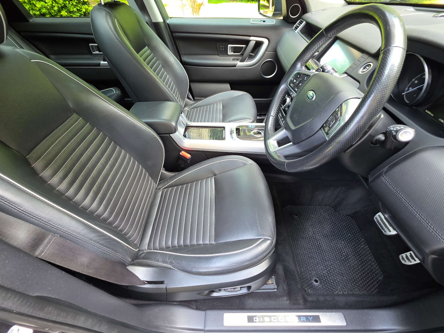 Used Land Rover Discovery Sport 2017 for sale - 76531549: Photo 12