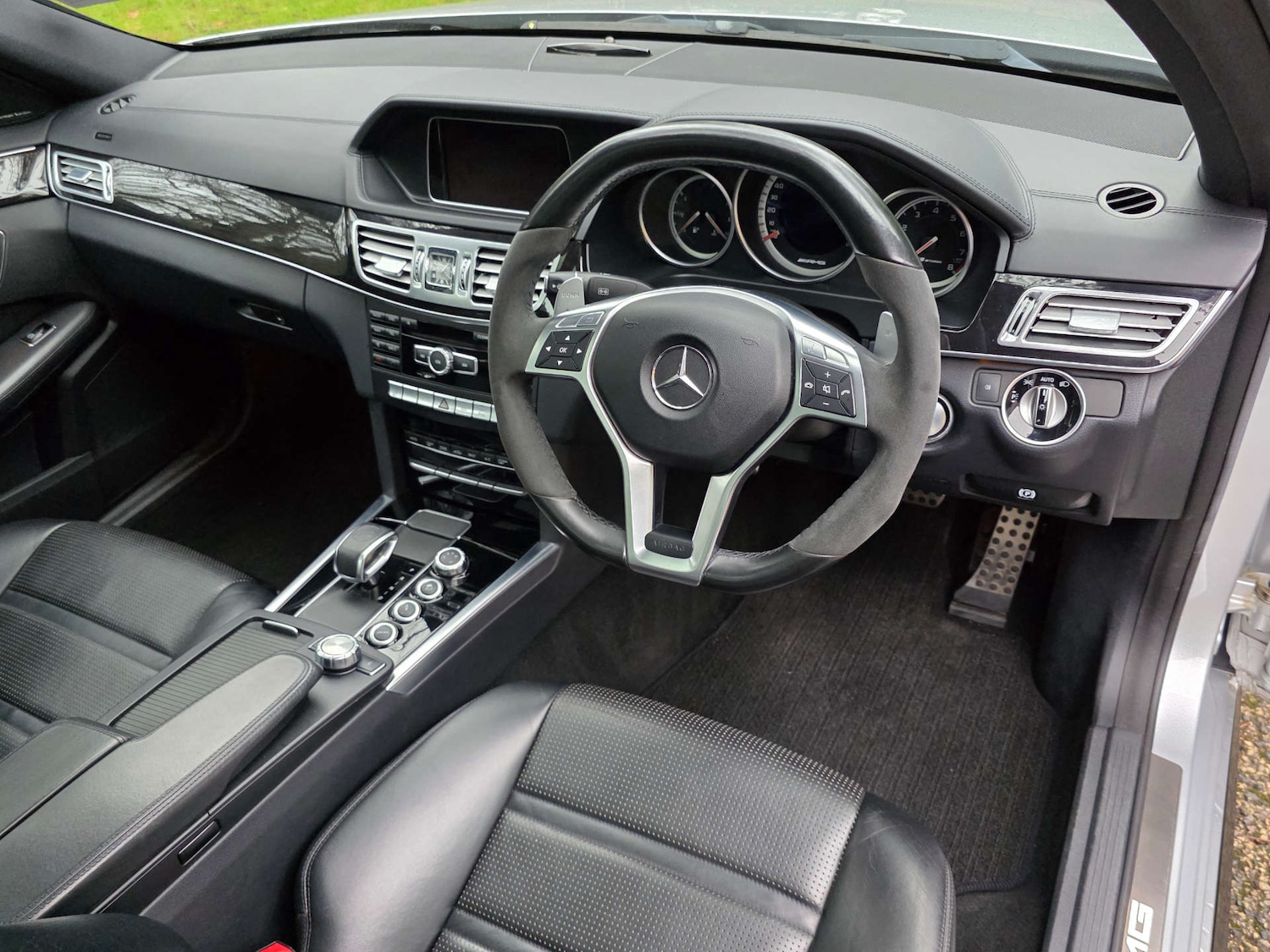 Used Mercedes-Benz E Class 2015 for sale - 76985157: Photo 11