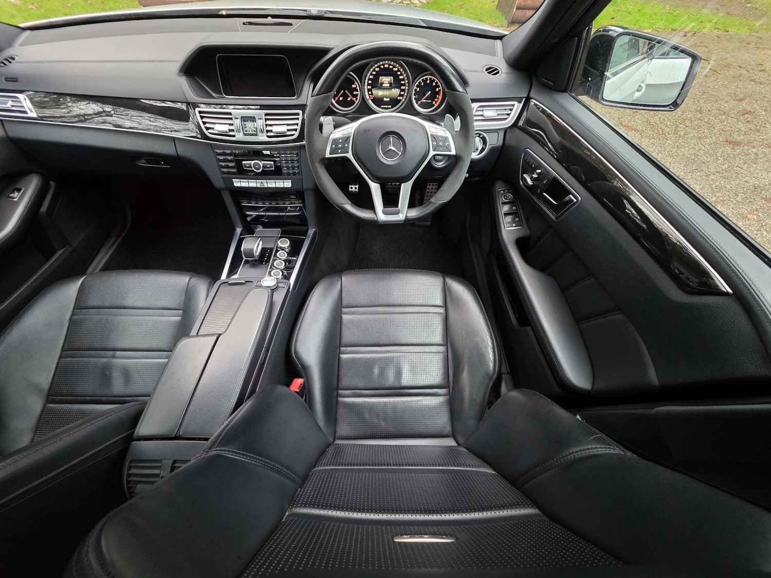 Used Mercedes-Benz E Class 2015 for sale - 76985157: Photo 12