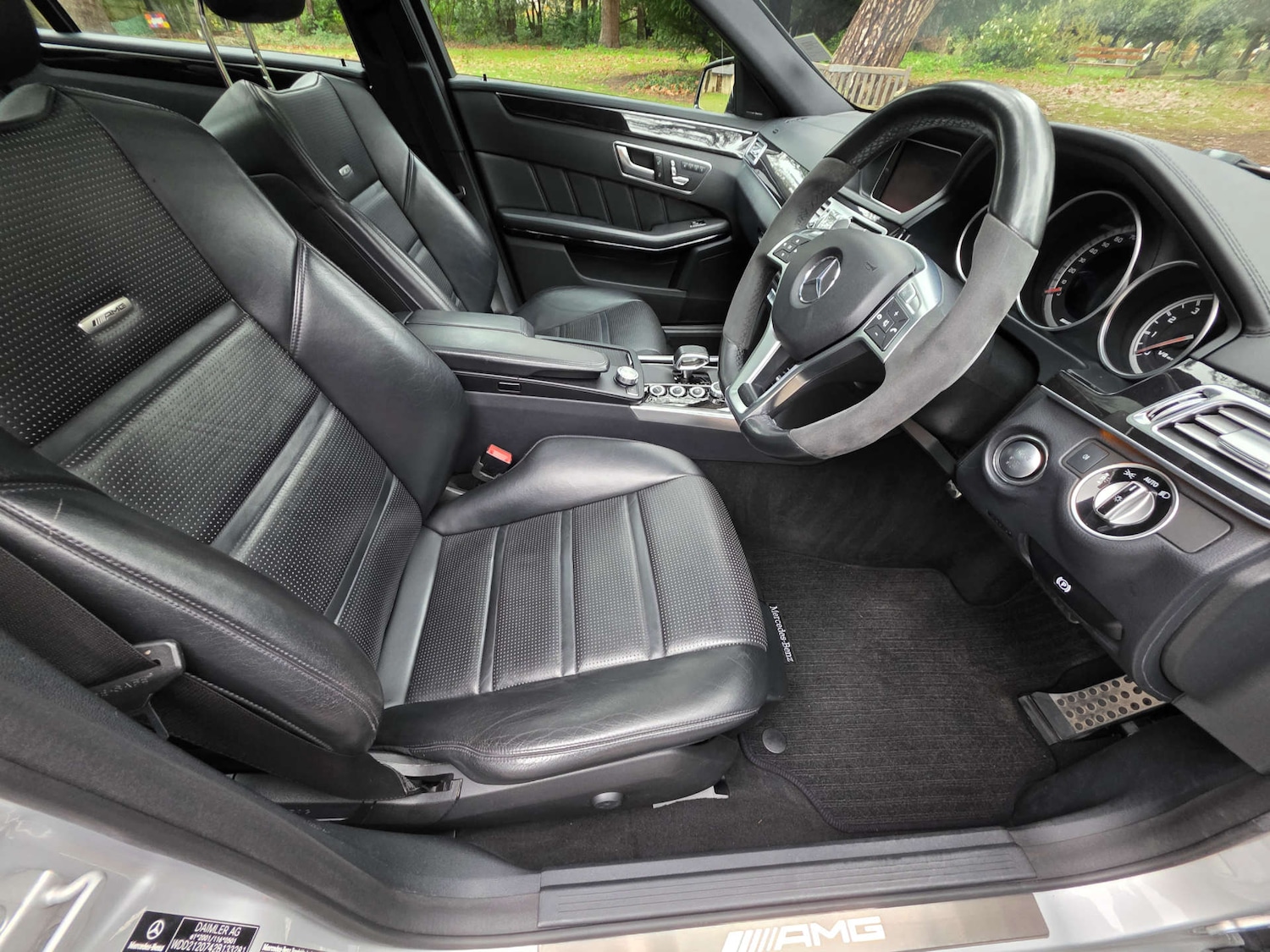 Used Mercedes-Benz E Class 2015 for sale - 76985157: Photo 15