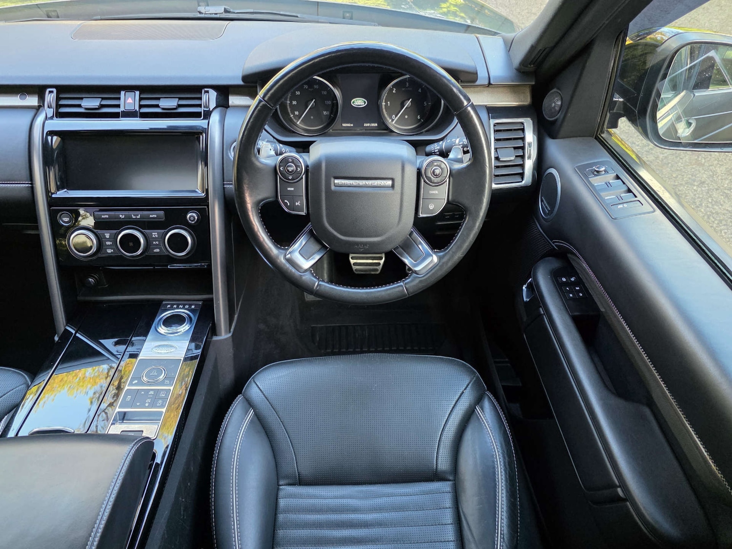 Used Land Rover Discovery 2017 for sale - 77301674: Photo 10